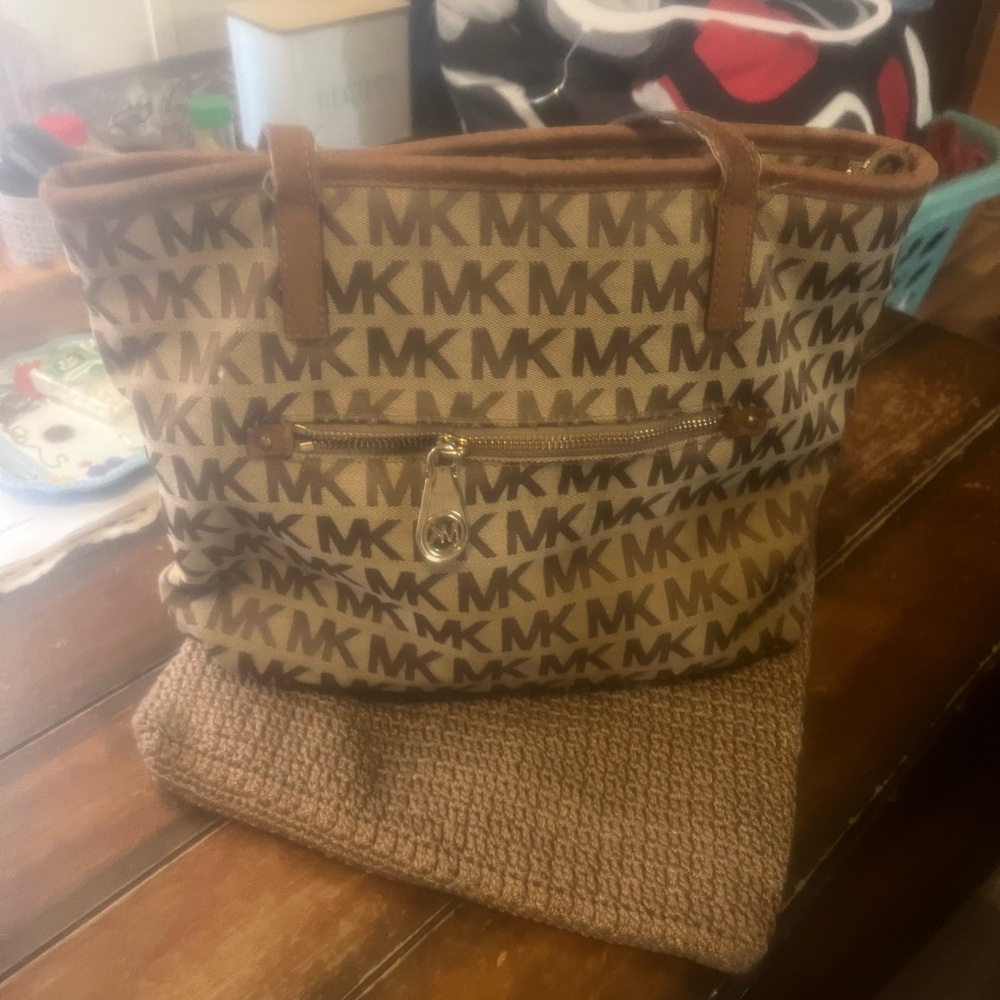 Michael Kors Brown Monogram Tote Bag - Picture 1 of 1